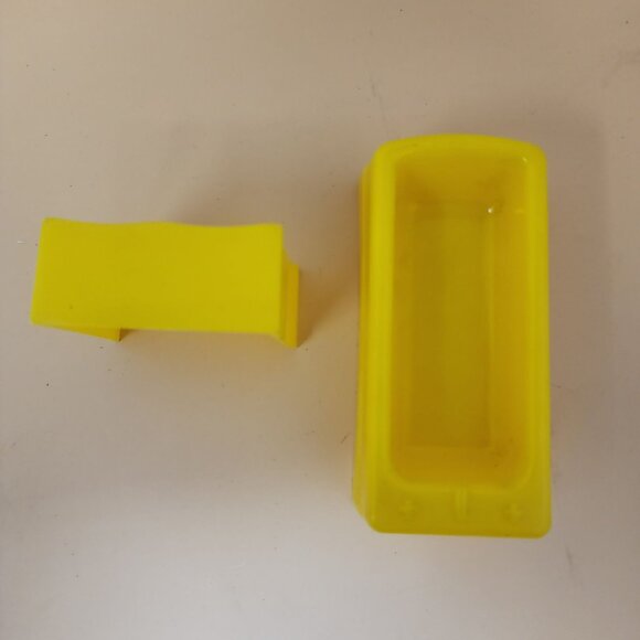 Vintage Superior Dollhouse Furniture Set Red&Yellow With 3 Wine Goblets Plastic - Picture 7 of 13